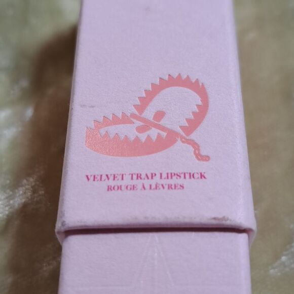 NIB Jeffree Star Velvet Trap Red Affair - Picture 14 of 16